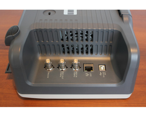 SSA3032X-R аналізатор спектра реального часу, від 9 кГц до 3,2 ГГц