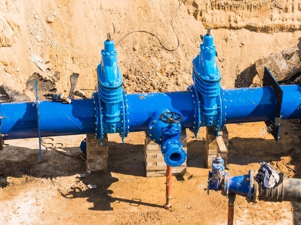 Водорозподільча система з витратомірами